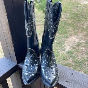 Women’s Artist black cutout with white underlay boots